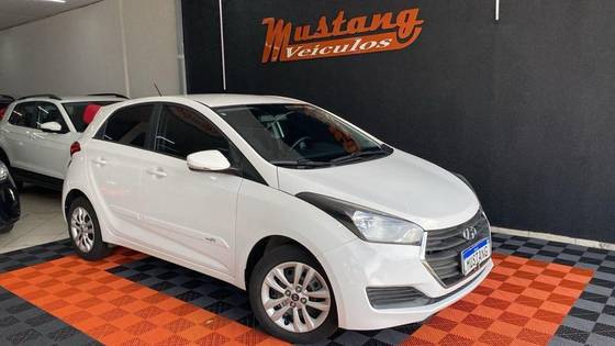 HYUNDAI HB20 1.6 COMFORT PLUS 16V FLEX 4P AUTOMÁTICO HYUNDAI HB20 1.6 COMFORT PLUS 16V FLEX 4P AUTOMÁTICO